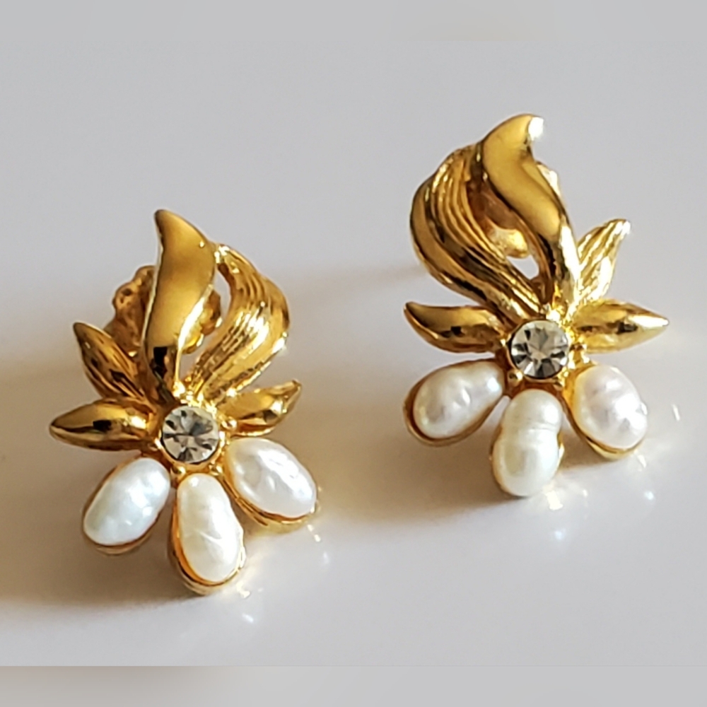 Vtg. Avon Pierced Earrings